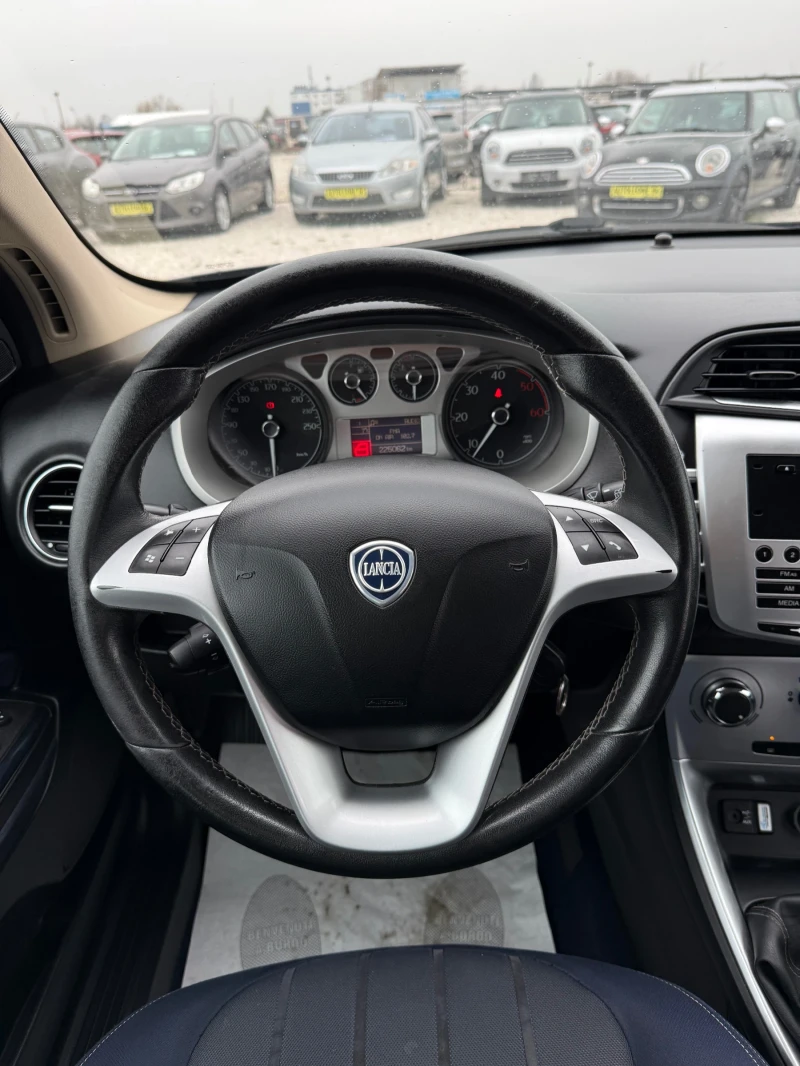 Lancia Delta 1.6 MJet, снимка 10 - Автомобили и джипове - 53122136