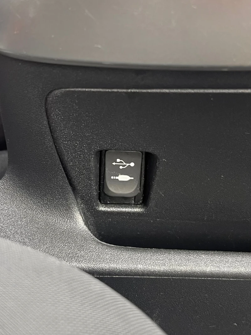 Toyota Verso Facelift 2.0 d4d 6+ 1, снимка 12 - Автомобили и джипове - 53156219