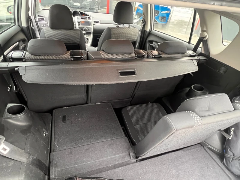 Toyota Verso Facelift 2.0 d4d 6+ 1, снимка 13 - Автомобили и джипове - 53156219