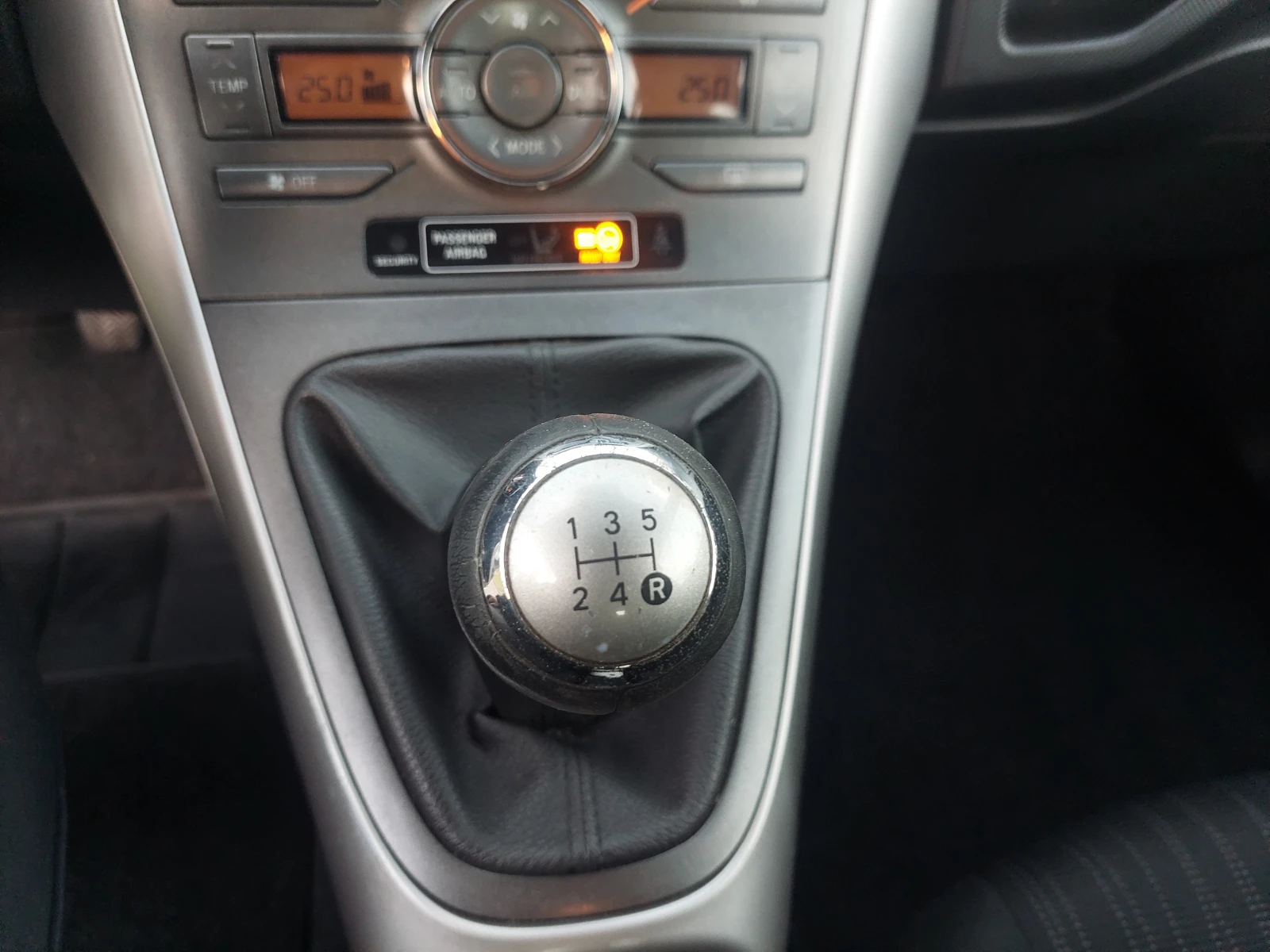 Toyota Auris 1, 6i  !!! | Mobile.bg   11