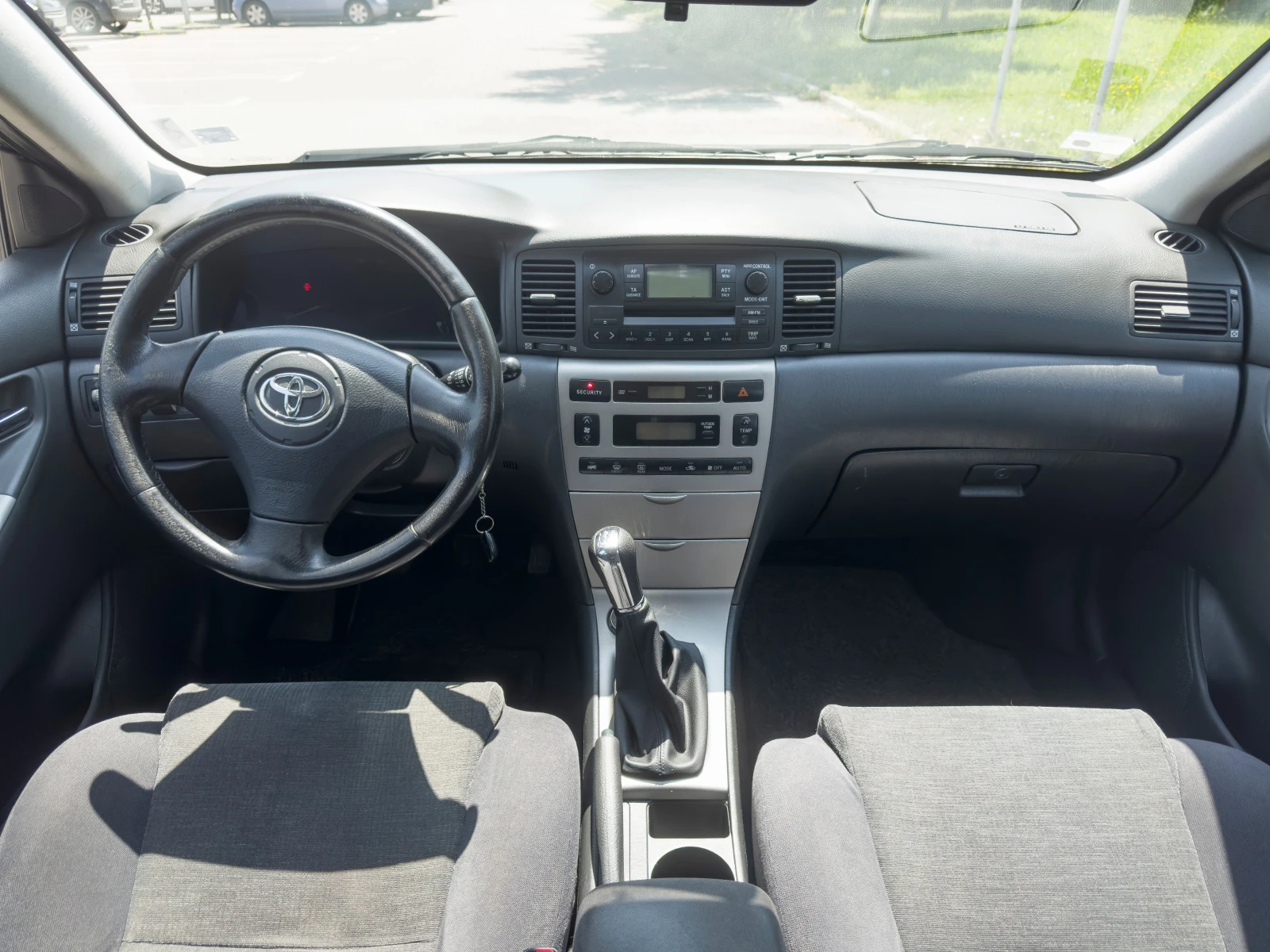 Toyota Corolla  - изображение 7