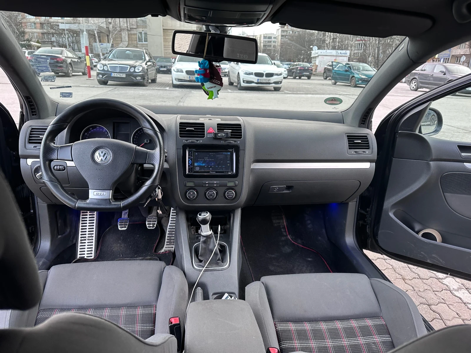VW Golf 2.0T GTI | Mobile.bg � ����������� 11