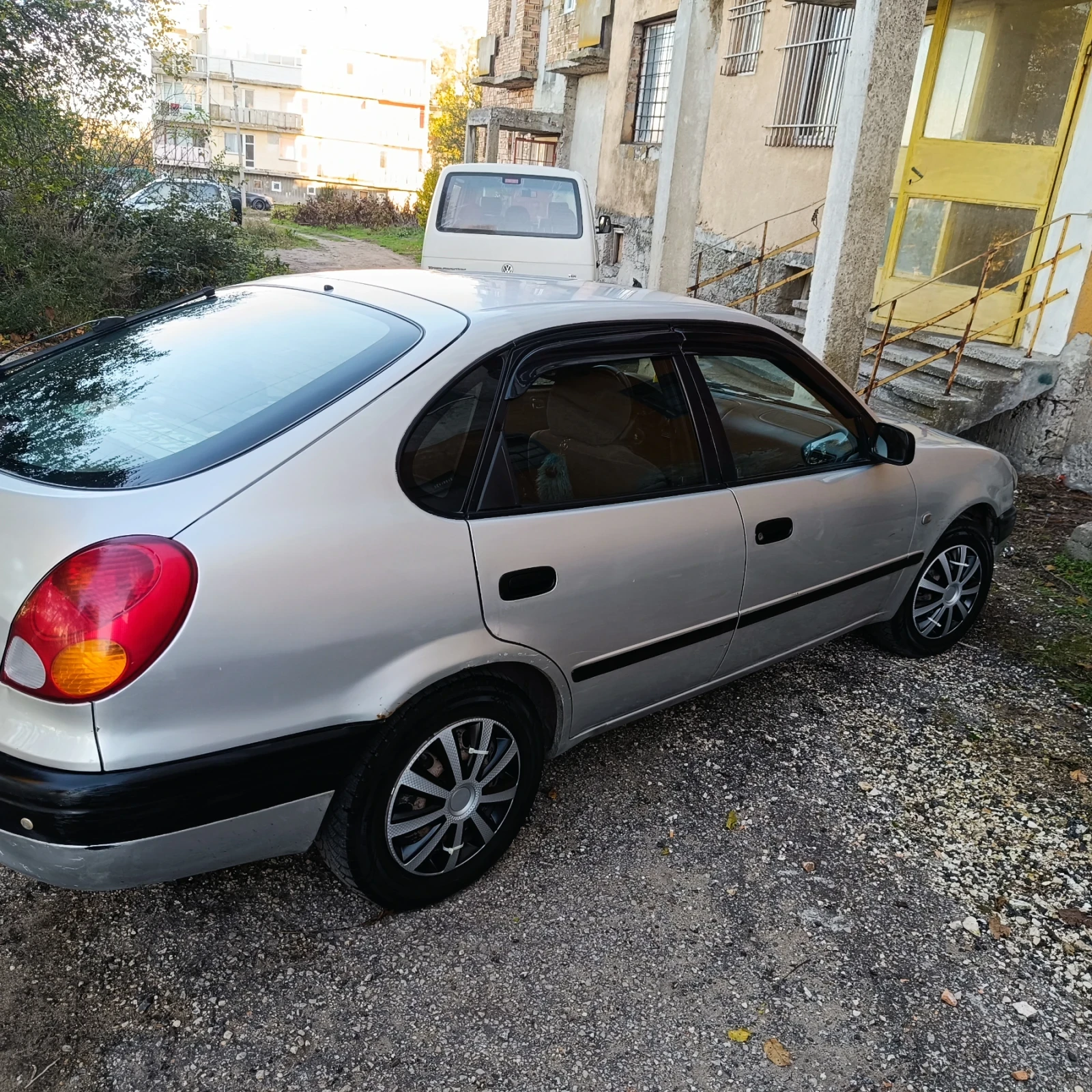 Toyota Corolla  | Mobile.bg   3