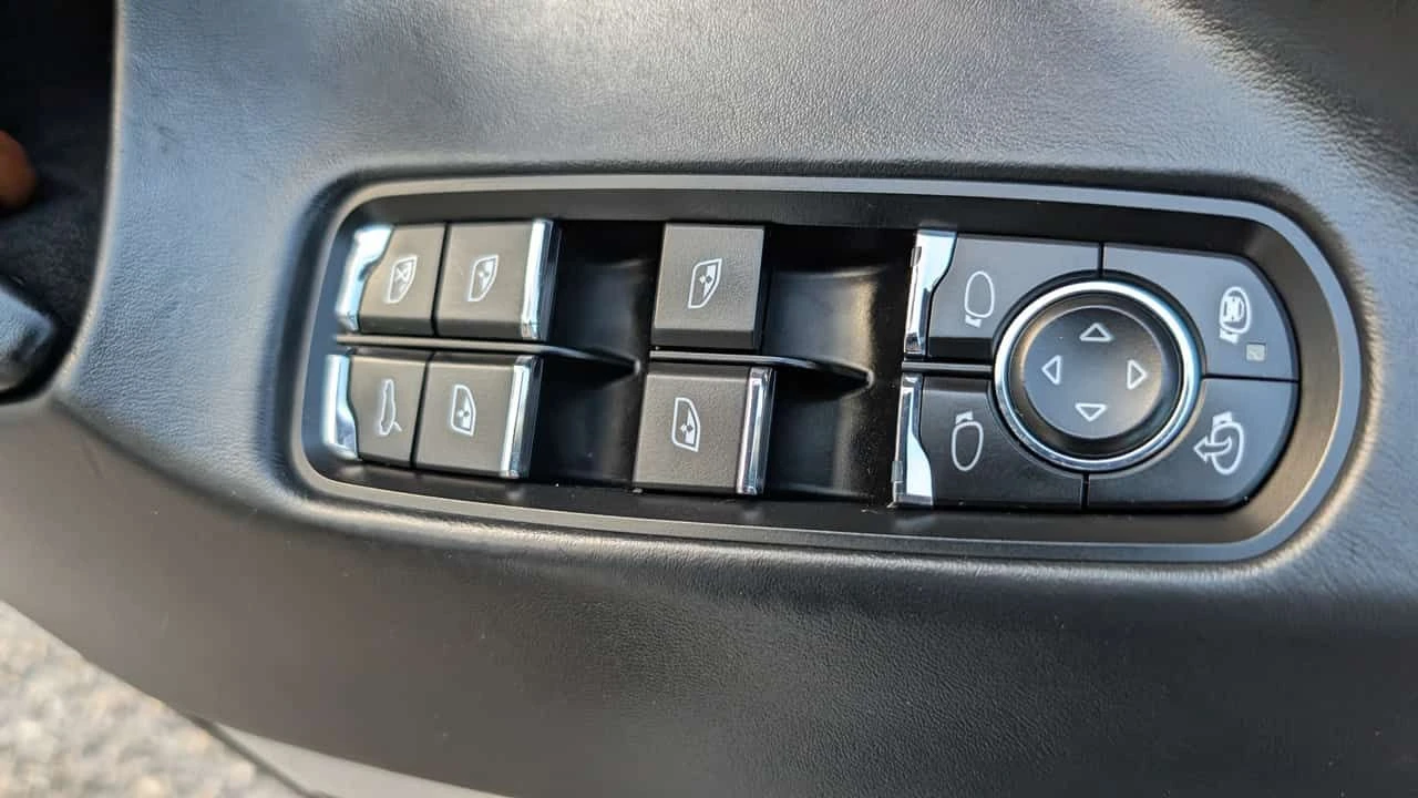 Porsche Panamera GTS| ALCANTARA| 360 КАМЕРИ| PANORAMA| CARFAX, снимка 12 - Автомобили и джипове - 53901089