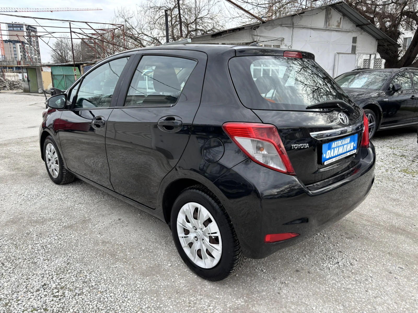 Toyota Yaris 1.3 VVTi-100 к.с., снимка 3 - Автомобили и джипове - 53987449