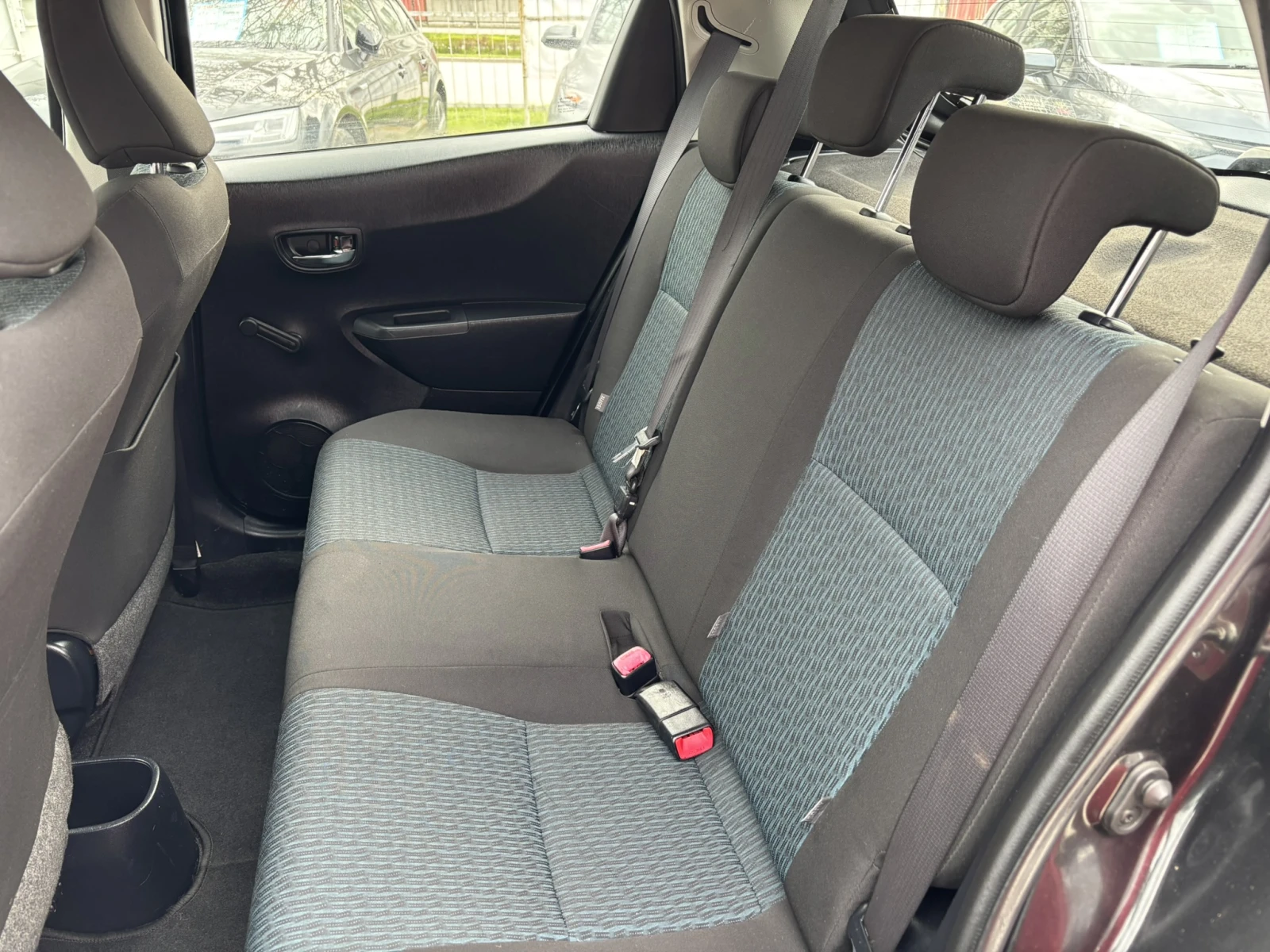 Toyota Yaris 1.3 VVTi-100 к.с., снимка 11 - Автомобили и джипове - 53987449