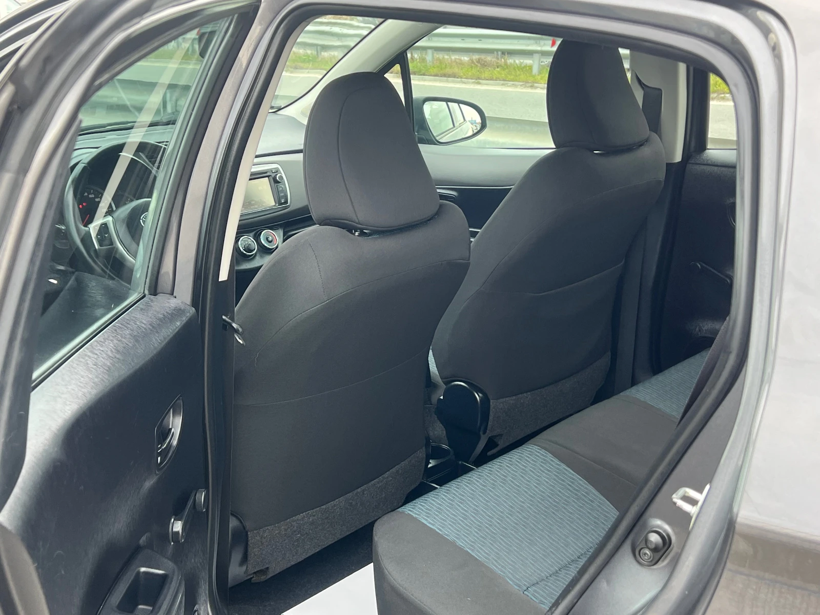 Toyota Yaris ЛИЗИНГ-КЛИМА-КАМЕРА, снимка 8 - Автомобили и джипове - 54008324