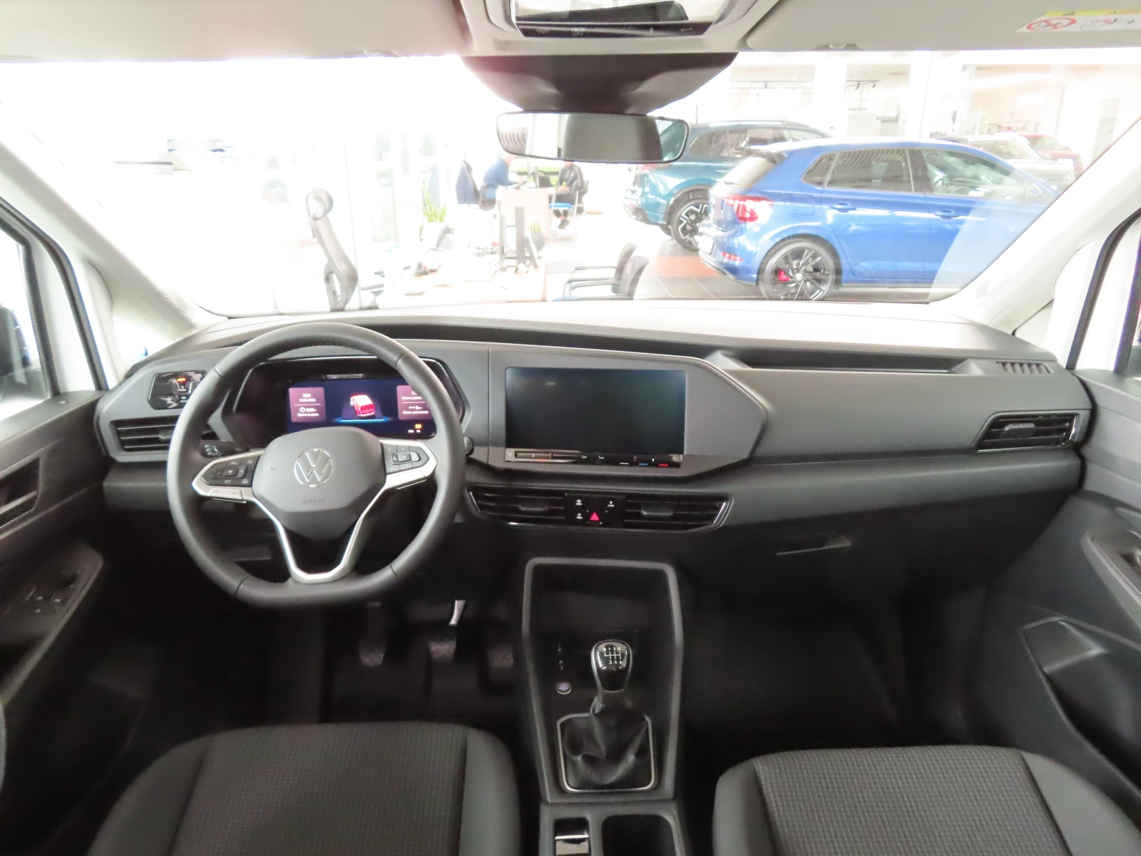 VW Caddy, снимка 5 - Автомобили и джипове - 54203278