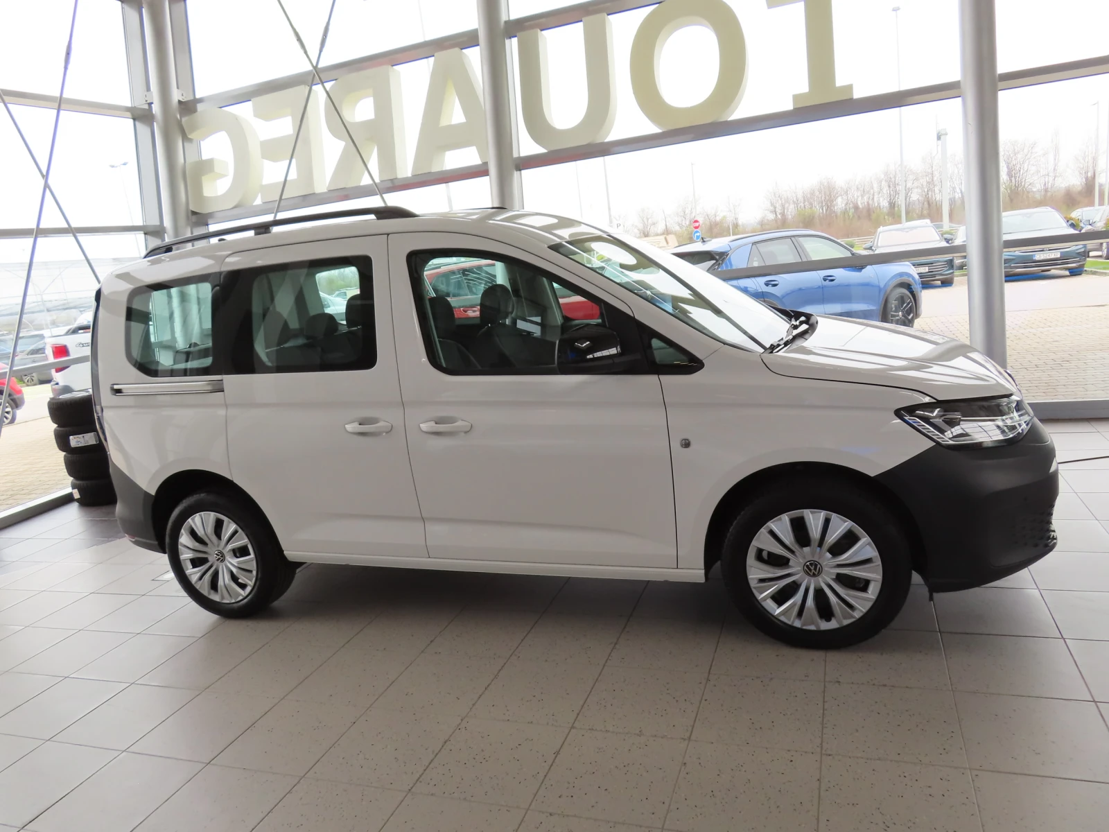 VW Caddy, снимка 3 - Автомобили и джипове - 54203278