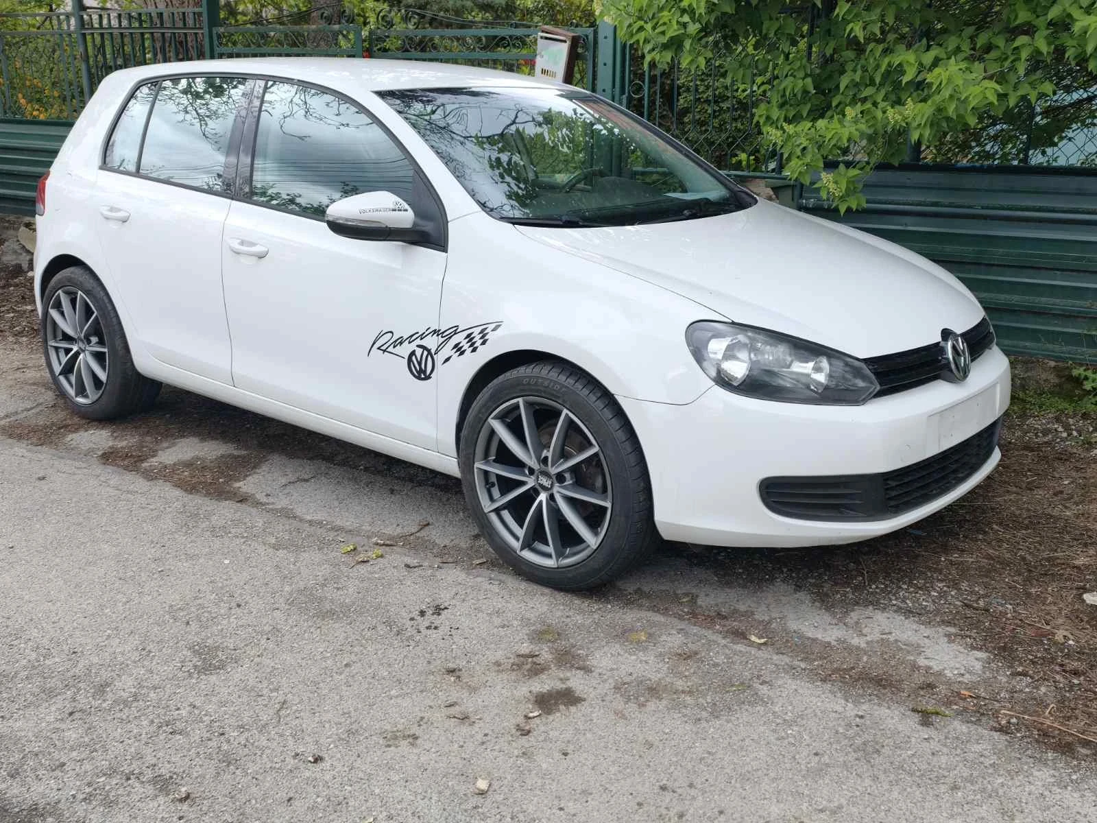 VW Golf 1.4i 106kc като нова, снимка 2 - Автомобили и джипове - 54409840