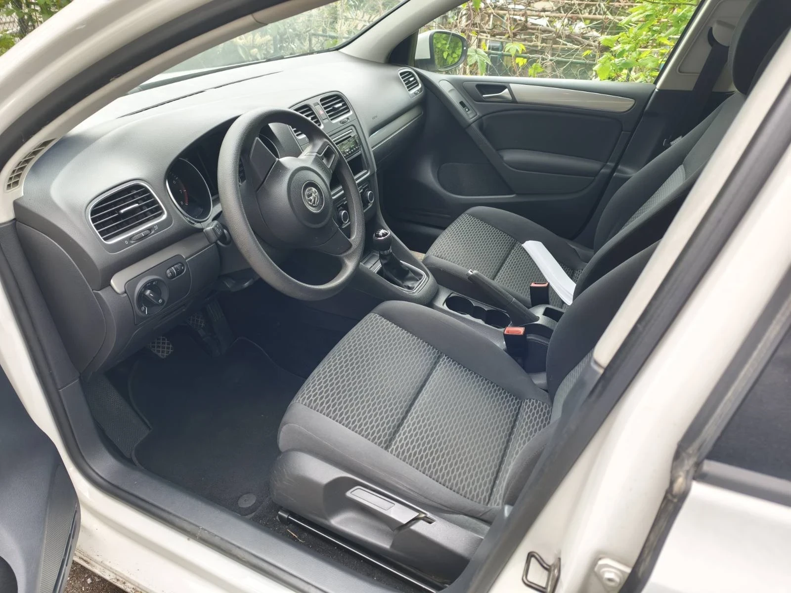 VW Golf 1.4i 106kc като нова, снимка 11 - Автомобили и джипове - 54409840