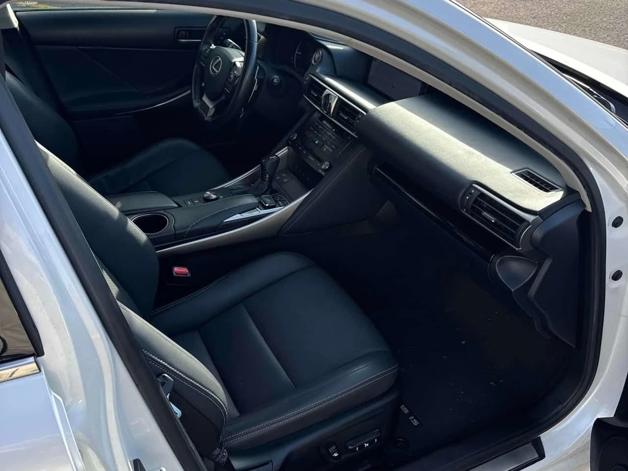 Lexus IS * 300 * CARFAX * БЕЗ ПЪРВОНАЧАЛНА ВНОСКА, снимка 12 - Автомобили и джипове - 54606085