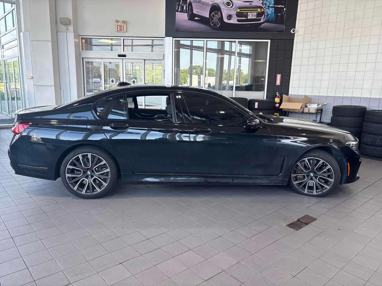 BMW 750 * 750i xDrive * АВТОКРЕДИТ БЕЗ ПЪРВОНАЧАЛНА ВНОСКА, снимка 3 - Автомобили и джипове - 55207333