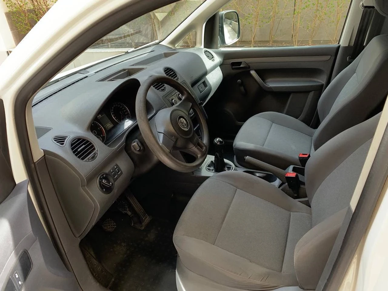 VW Caddy, снимка 7 - Автомобили и джипове - 55555152