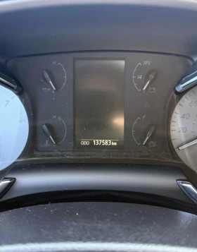 Toyota Sequoia 4WD * 8 МЕСТА * СЕРВИЗНА ИСТОРИЯ * CARFAX * , снимка 7