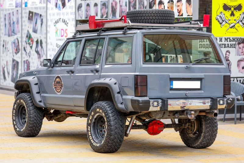 Jeep Cherokee, снимка 8 - Автомобили и джипове - 49198333