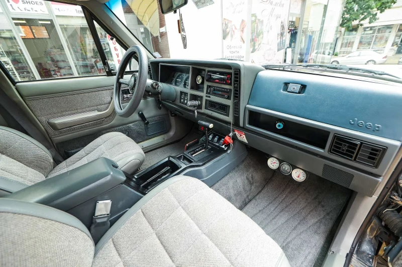 Jeep Cherokee, снимка 13 - Автомобили и джипове - 49198333