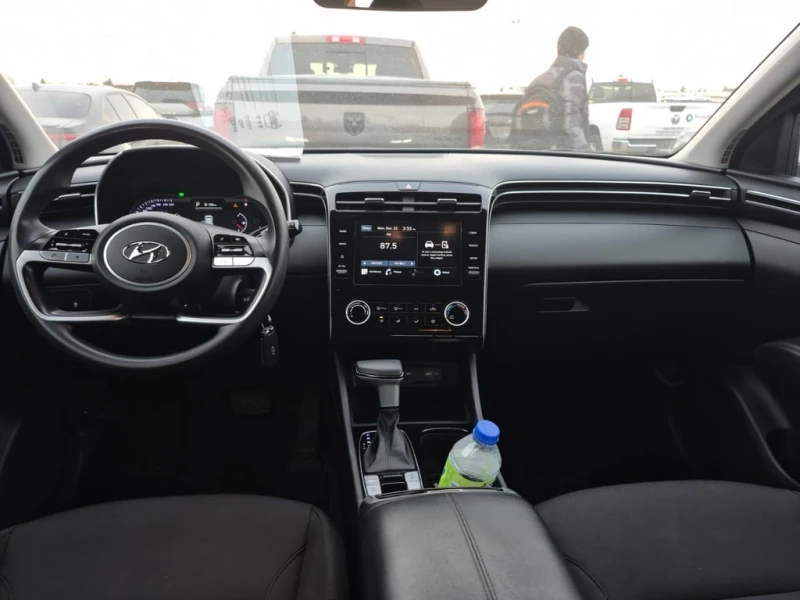 Hyundai Tucson 2023 Essential * CARFAX * БЕЗ ПЪРВОНАЧАЛНА ВНОСКА, снимка 9 - Автомобили и джипове - 52901231