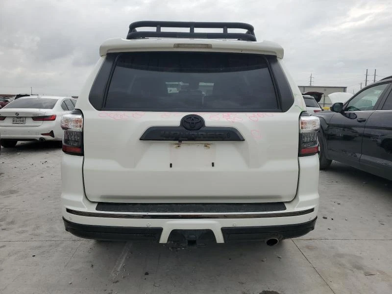 Toyota 4runner 4.0 SR5/SR5 PREMIUM, снимка 3 - Автомобили и джипове - 53125115