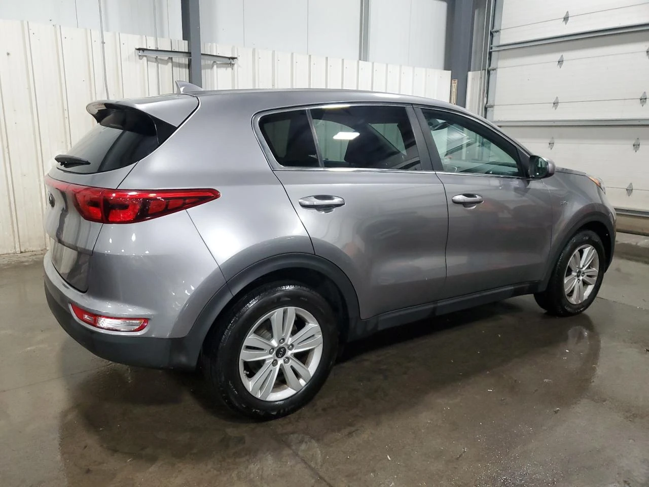 Kia Sportage LX 2.4L 4X4 - изображение 4