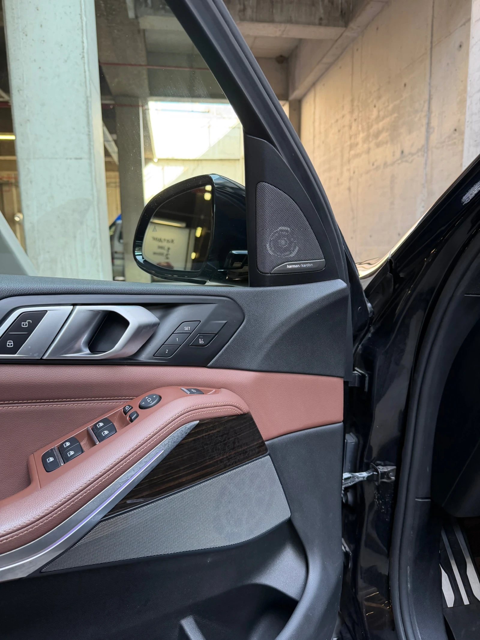 BMW X5 xDrive 40i M-Sport/ Laser/ Distronic/Pano/Soft, снимка 13 - Автомобили и джипове - 53865000