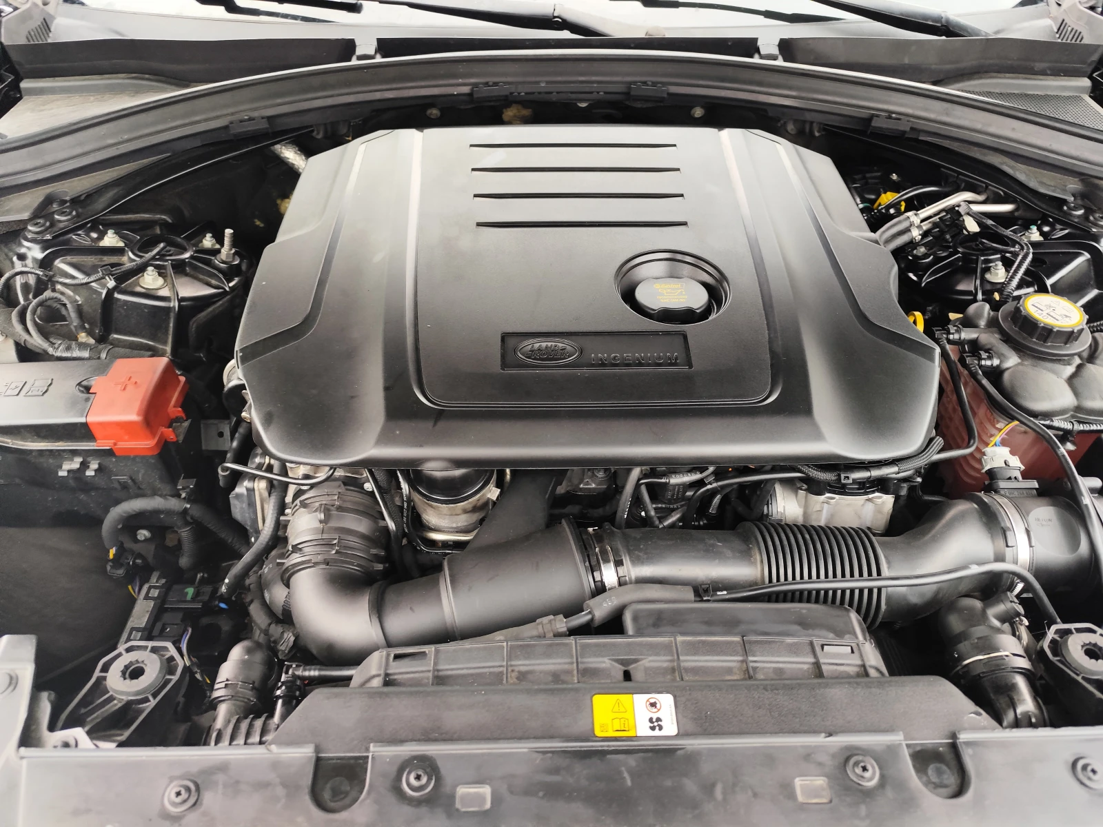 Land Rover Range Rover Velar 2.0D* 4X4* АВТОМАТИК* EURO6B* NAVI* LED* ПАНОРАМА*, снимка 15 - Автомобили и джипове - 53888712