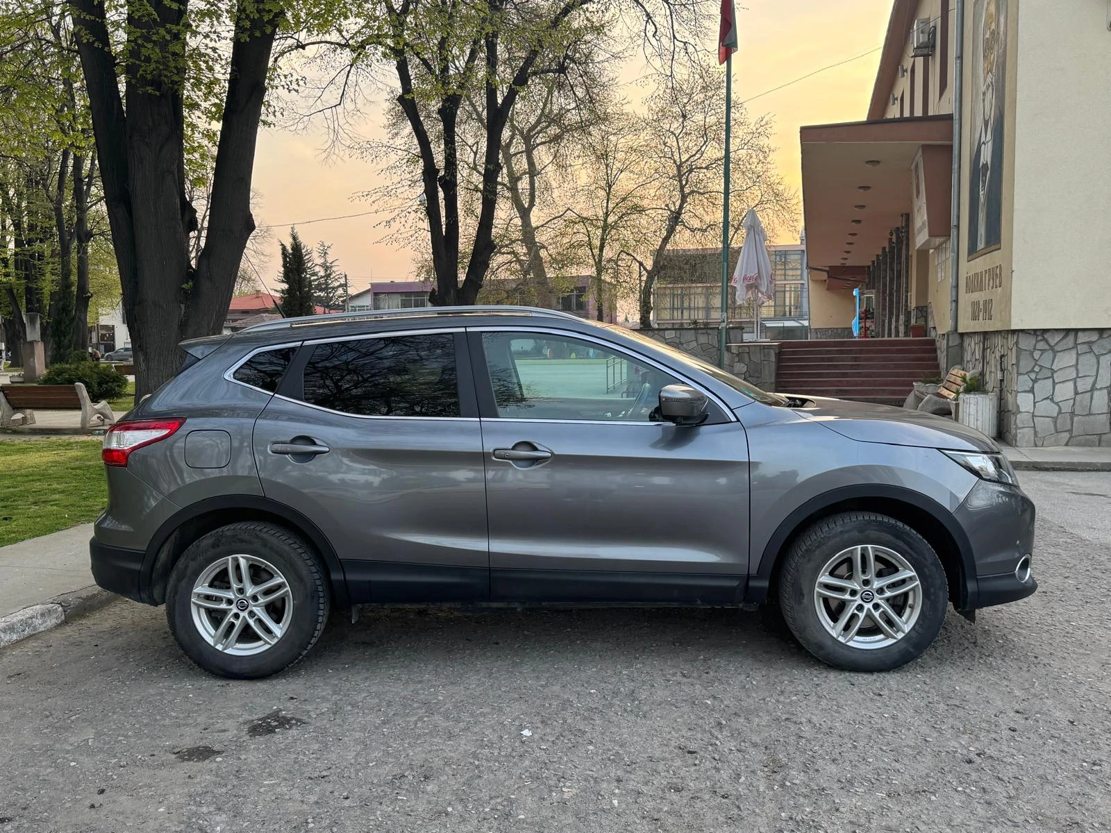 Nissan Qashqai J11, снимка 4 - Автомобили и джипове - 54217081