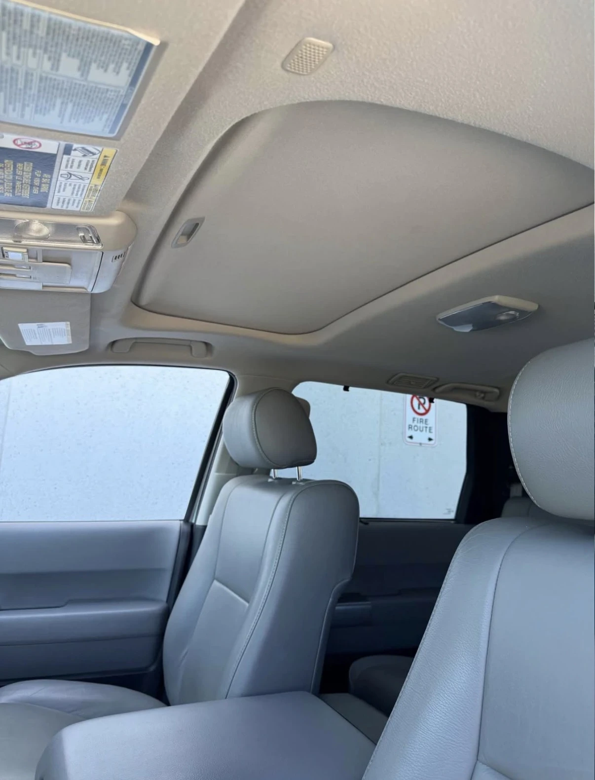 Toyota Sequoia 4WD * 8 МЕСТА * СЕРВИЗНА ИСТОРИЯ * CARFAX * , снимка 8 - Автомобили и джипове - 54239135