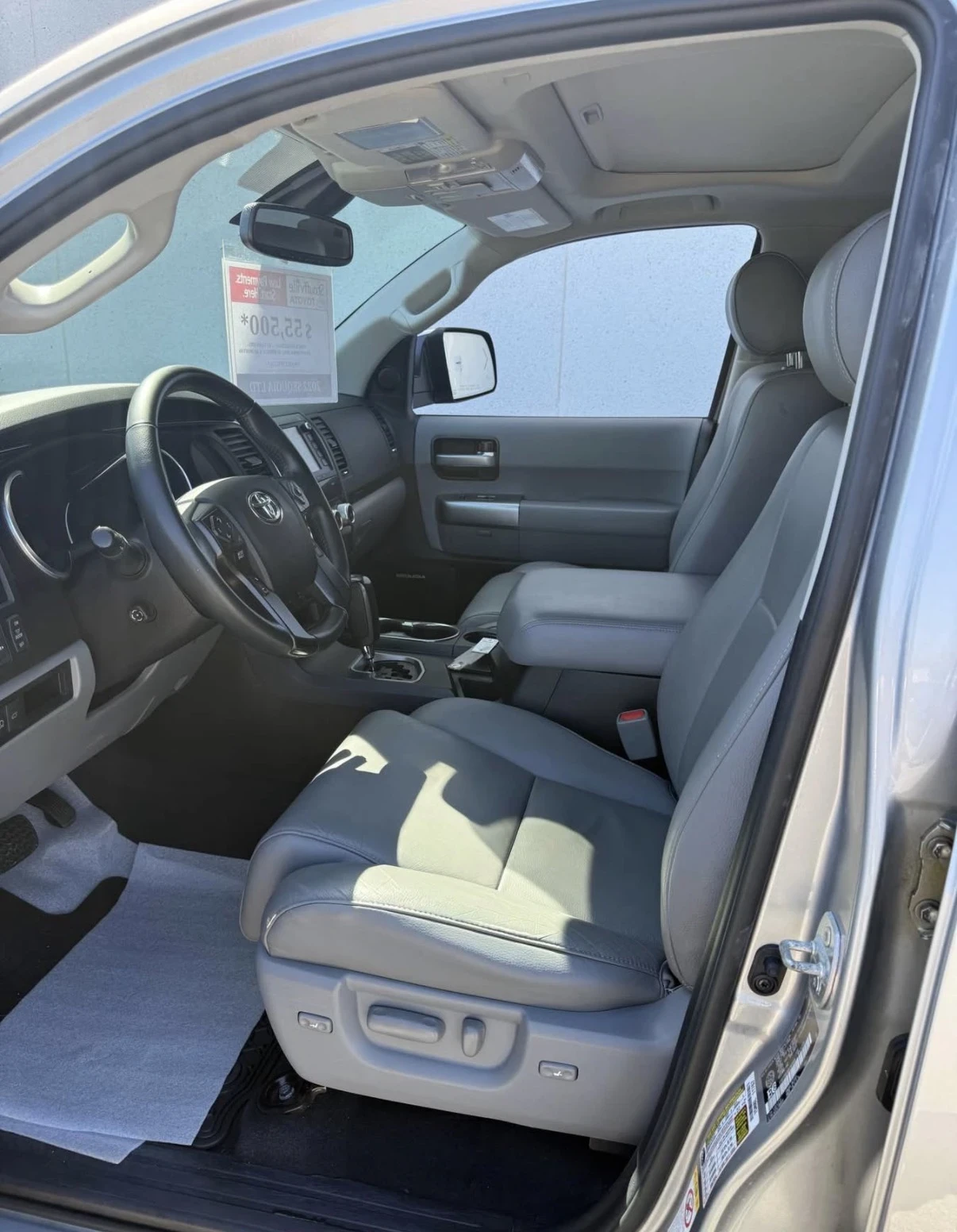 Toyota Sequoia 4WD * 8 МЕСТА * СЕРВИЗНА ИСТОРИЯ * CARFAX * , снимка 5 - Автомобили и джипове - 54239135