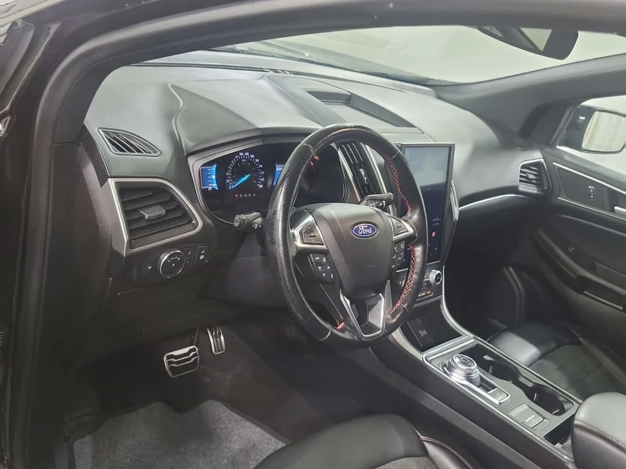 Ford Edge ST LINE| ALCANTARA| PANO| ОБДУХВАНЕ| 2 КЛЮЧА| , снимка 11 - Автомобили и джипове - 54377200