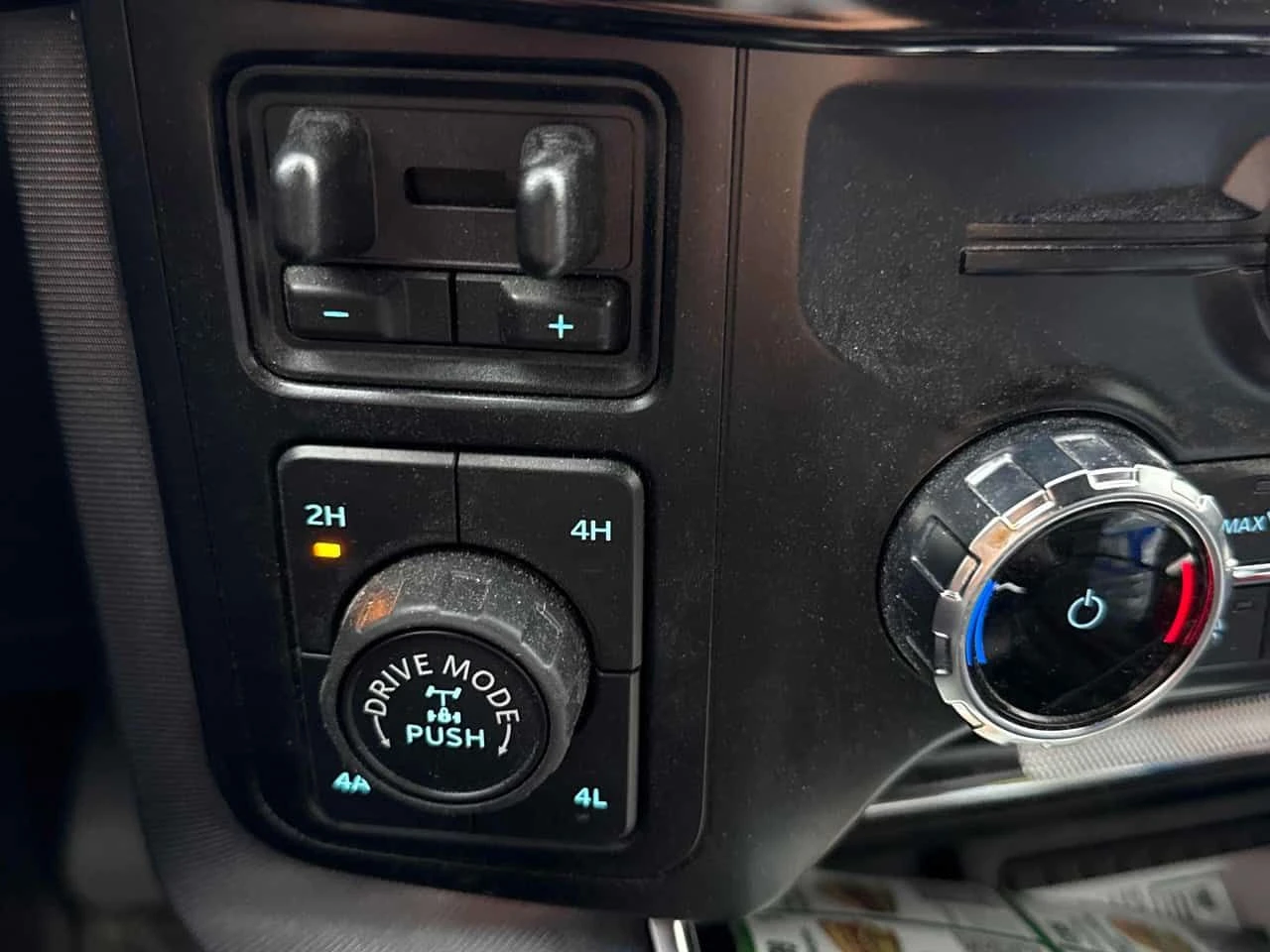 Ford F150 * Raptor * CARFAX * ЦЕНА ДО БГ, снимка 11 - Автомобили и джипове - 54896551