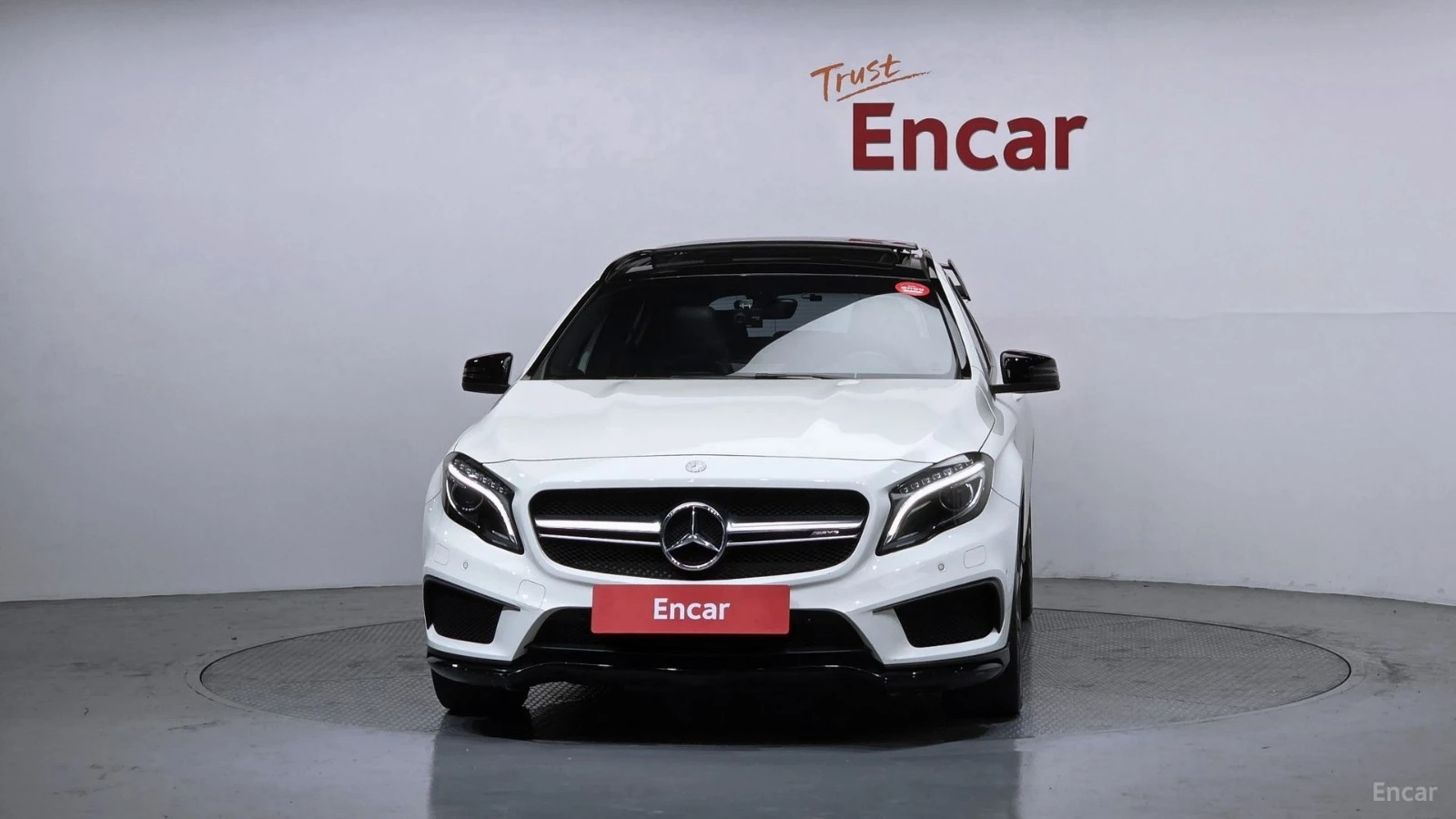 Mercedes-Benz GLA 45 AMG 4MATIC* ПОДГРЕВ* КАМЕРА* ПАНОРАМА* , снимка 2 - Автомобили и джипове - 55643649