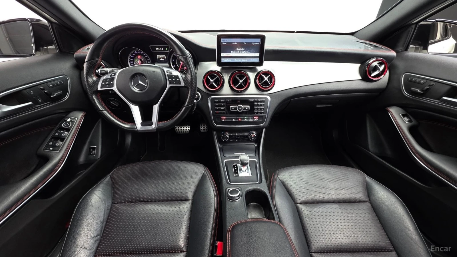 Mercedes-Benz GLA 45 AMG 4MATIC* ПОДГРЕВ* КАМЕРА* ПАНОРАМА* , снимка 5 - Автомобили и джипове - 55643649