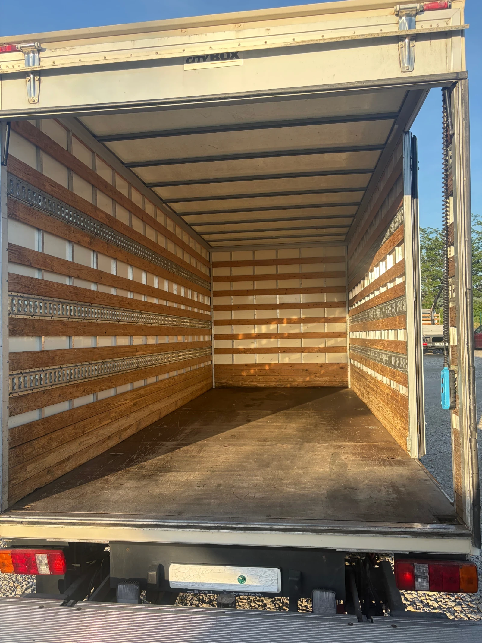 Iveco Daily 40C17Клима Б+ Е , снимка 6 - Бусове и автобуси - 54722133