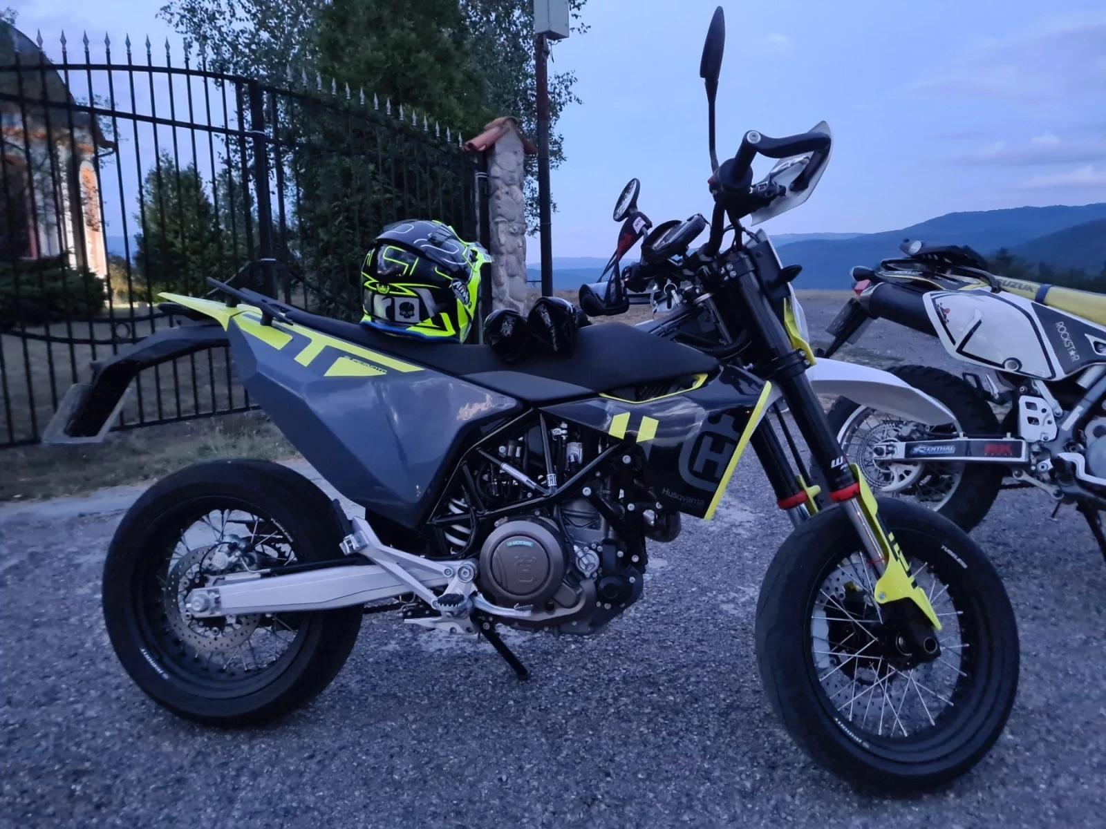 Husqvarna SM, снимка 3 - Мотоциклети и мототехника - 54810172