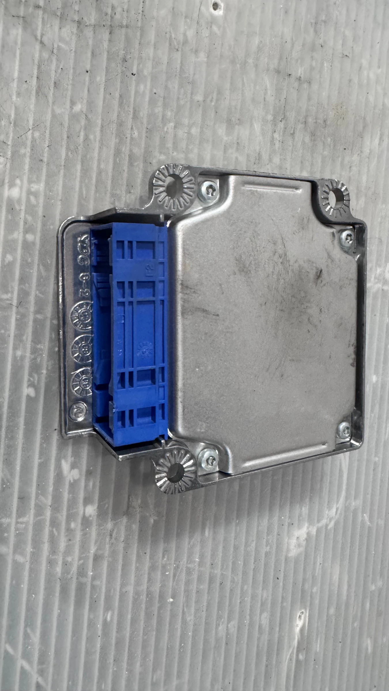 Airbag  /  /  a Kia Sorento - 95910-3E050  / 55S0135537J | Mobile.bg   2