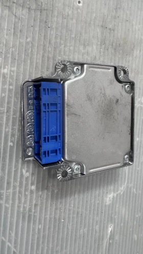 Airbag  /  /  a Kia Sorento - 95910-3E050  / 55S0135537J | Mobile.bg    2
