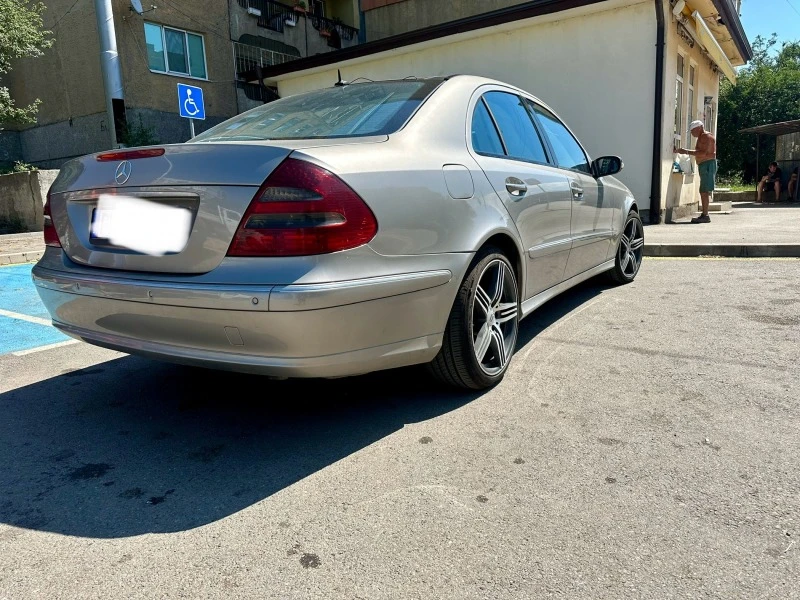 Mercedes-Benz E 320, снимка 5 - Автомобили и джипове - 47485030