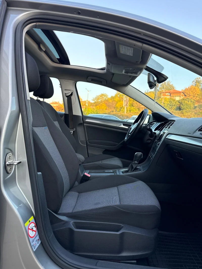 VW Golf DISTRONIC/Line Assist/Panorama/NAVI, снимка 8 - Автомобили и джипове - 52159650