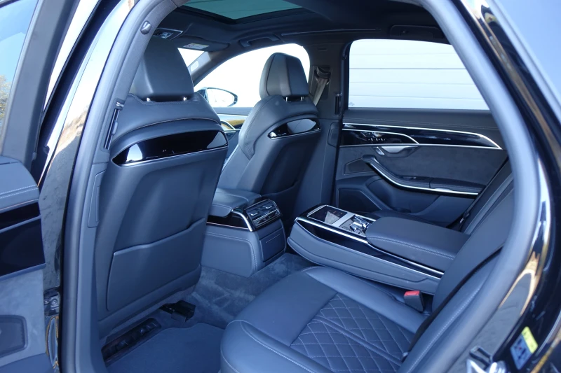 Audi A8 3XS-LINE* RS* DIGITAL OLED LIGHTS* PANO* 360* , снимка 17 - Автомобили и джипове - 52617721