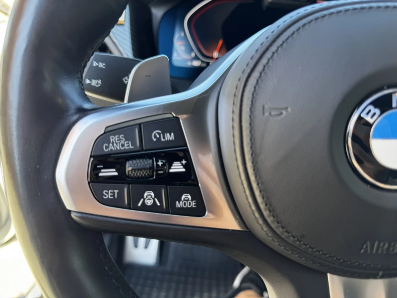BMW 320 Xdrive M Sport, снимка 11 - Автомобили и джипове - 53039385