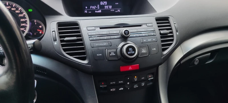 Honda Accord Tourer, снимка 13 - Автомобили и джипове - 53123927