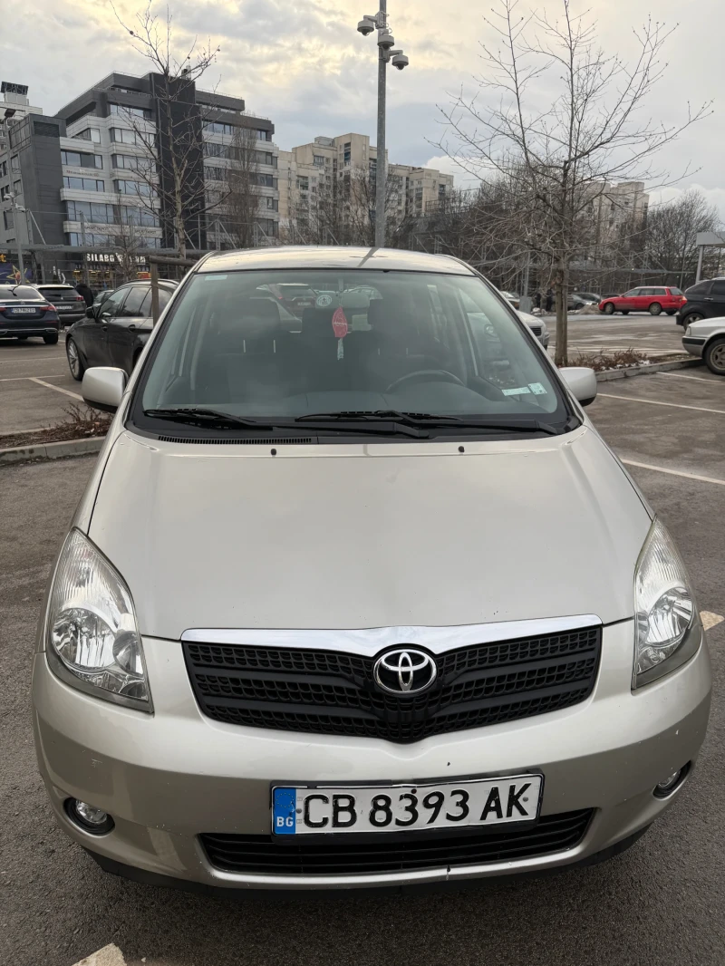 Toyota Corolla verso 2.0D4D, снимка 2 - Автомобили и джипове - 53370614