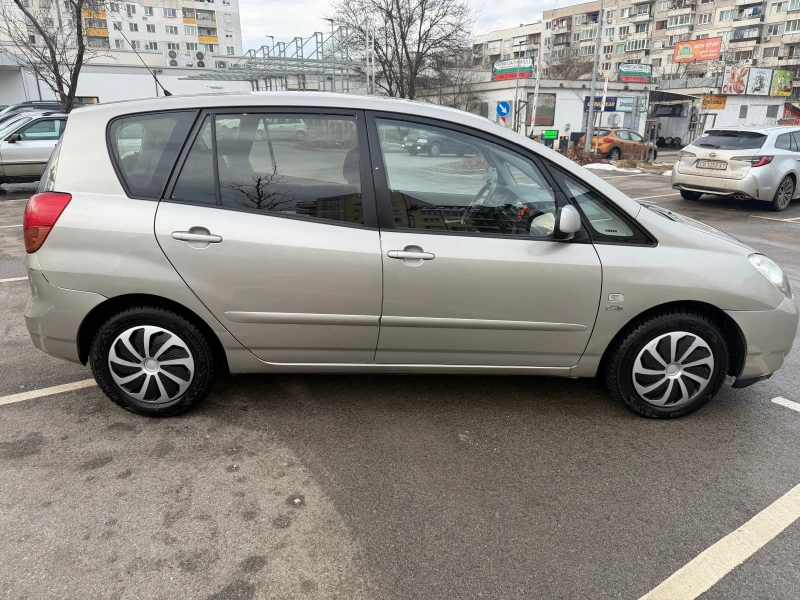 Toyota Corolla verso 2.0D4D, снимка 5 - Автомобили и джипове - 53370614