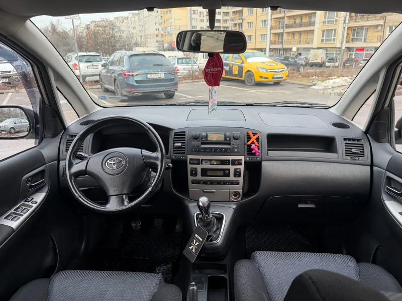 Toyota Corolla verso 2.0D4D, снимка 8 - Автомобили и джипове - 53370614