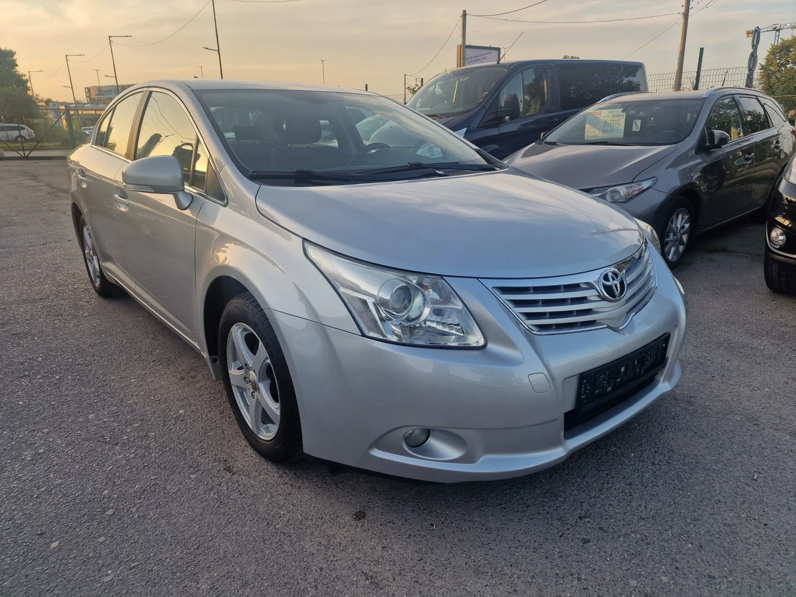 Toyota Avensis 1.8i- keyless подгрев лети джанти - [1] 