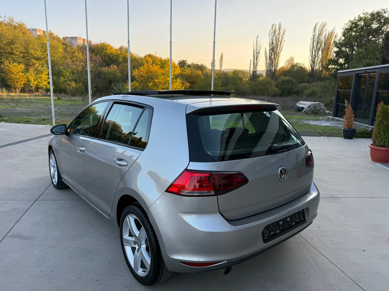 VW Golf DISTRONIC/Line Assist/Panorama/NAVI - изображение 4