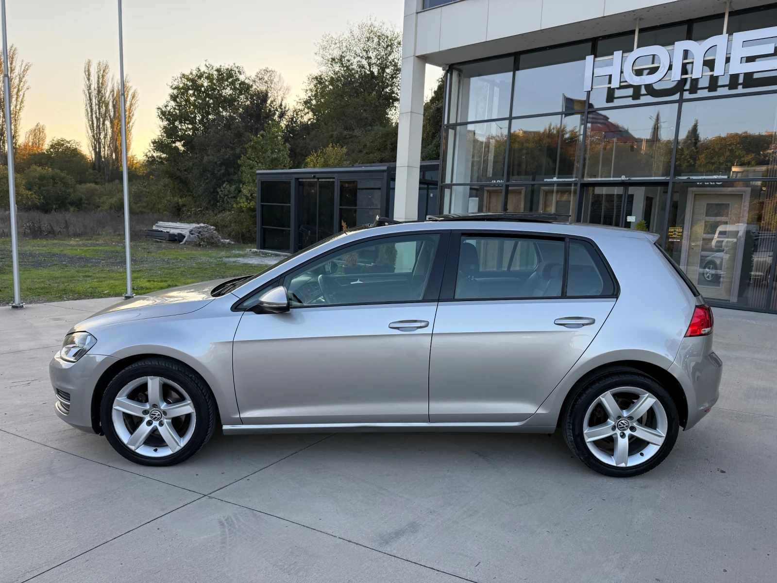 VW Golf DISTRONIC/Line Assist/Panorama/NAVI - изображение 3