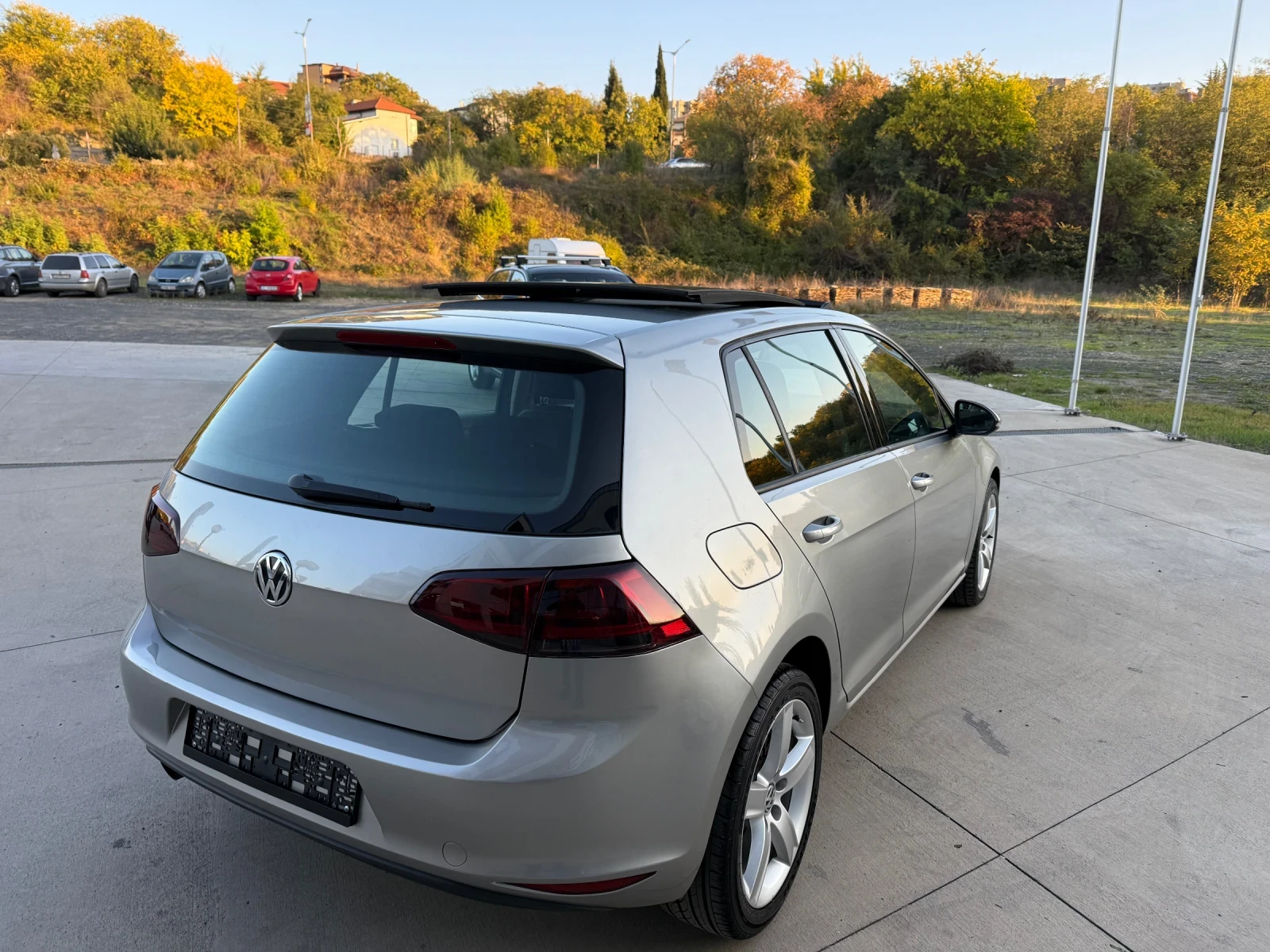VW Golf DISTRONIC/Line Assist/Panorama/NAVI - изображение 5