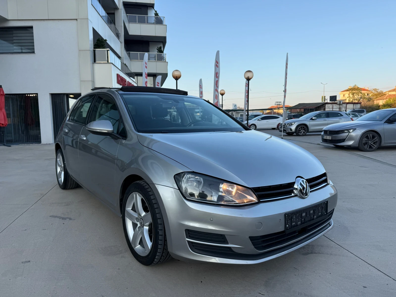 VW Golf DISTRONIC/Line Assist/Panorama/NAVI - изображение 7